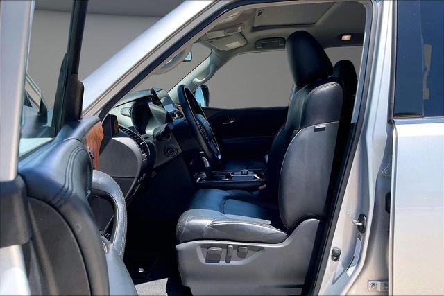 Used 2024 Silver Nissan SL image 23
