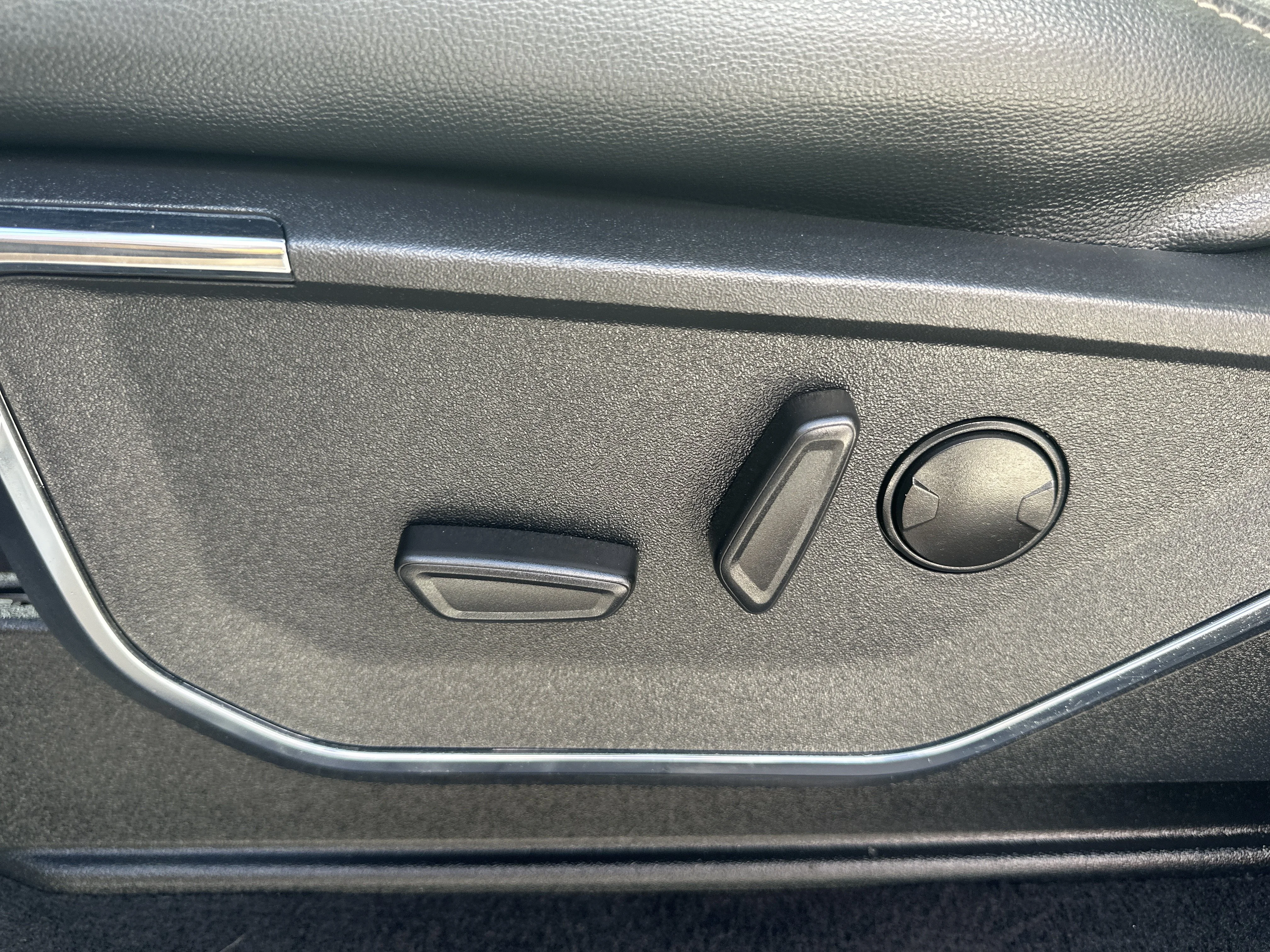 Used 2023  Ford  image 29