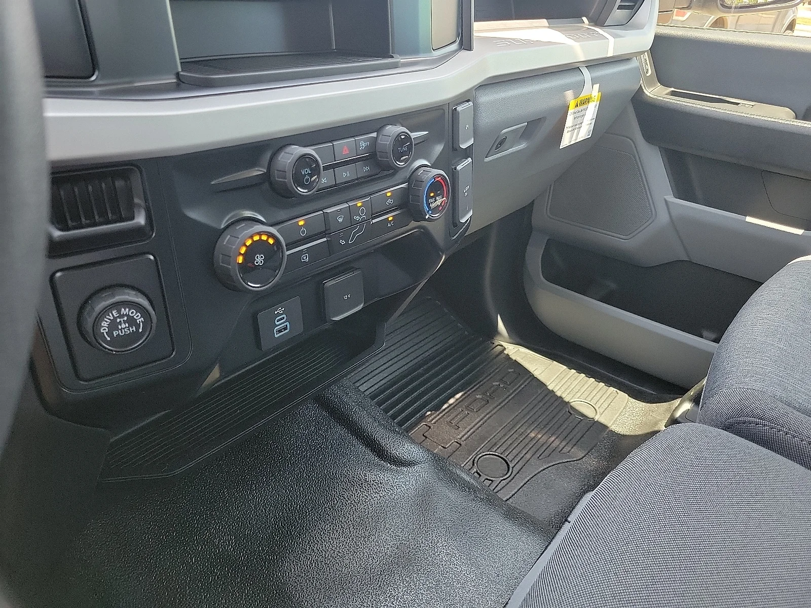 New 2025 Antimatter Blue Metallic Ford F-350&reg; XL image 17