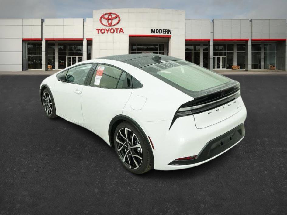 New 2026 Wind Chill Pearl Toyota XSE Premium image 14
