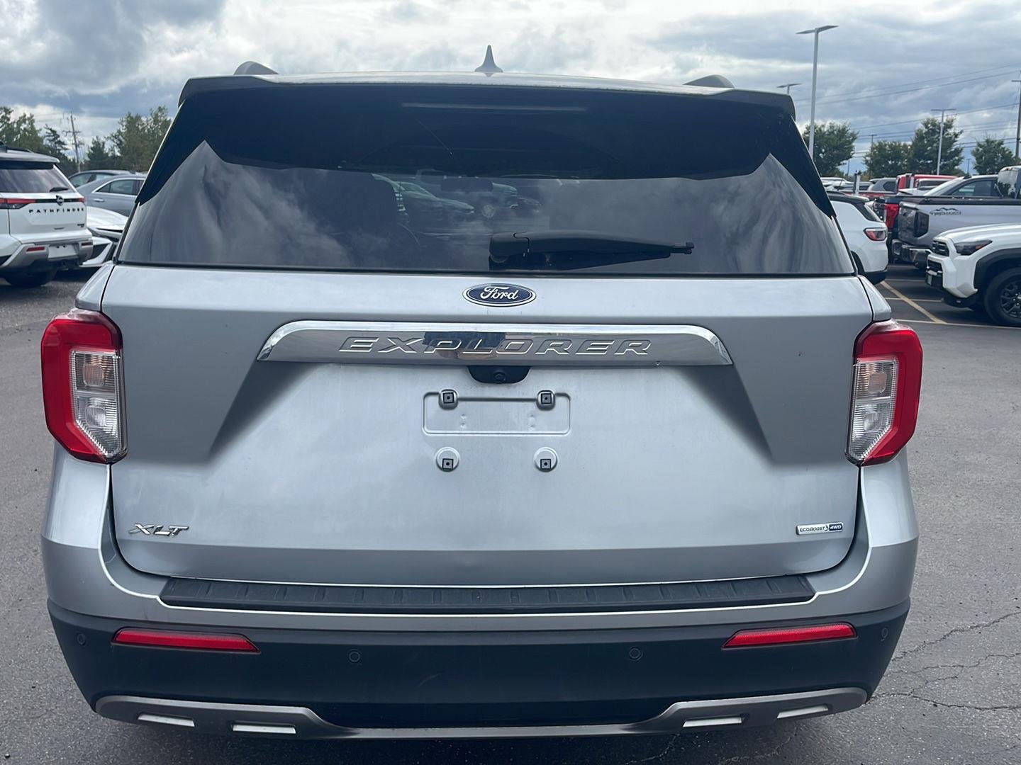 Used 2020 Iconic Silver Ford XLT image 11
