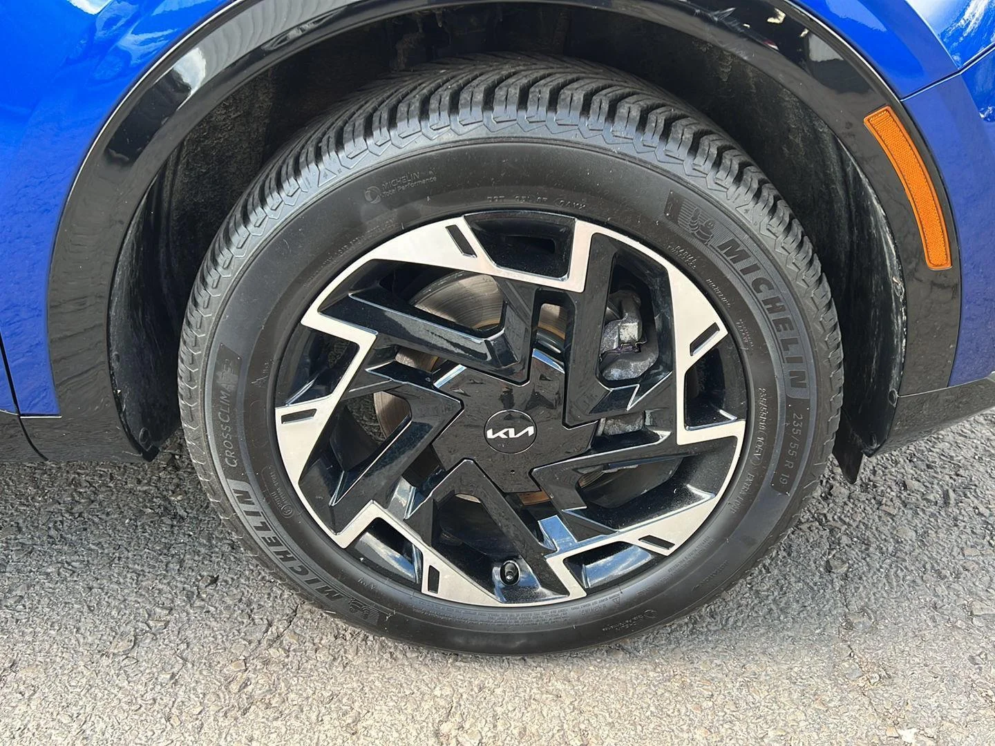 Used 2023 Sapphire Blue Kia SX-Prestige image 24