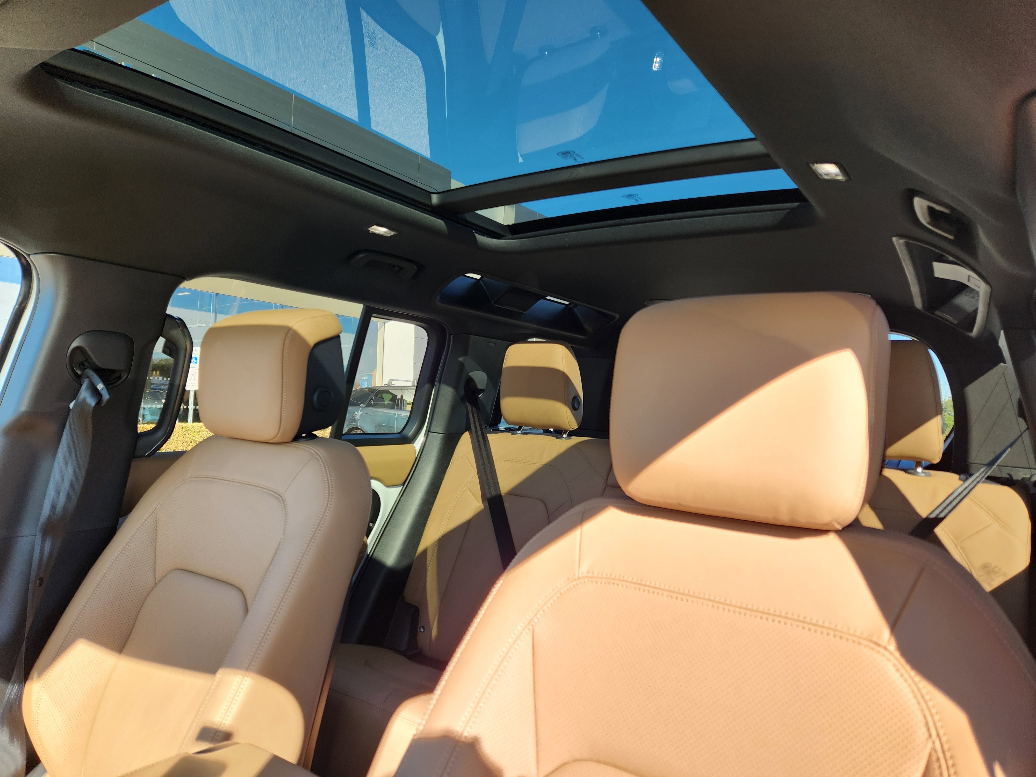 2026 Land Rover Defender X-Dynamic SE - Photo 10