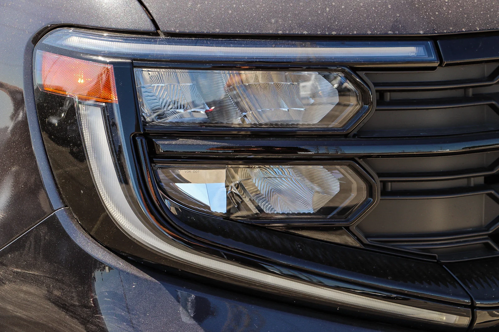 New 2027 Dark Matter Gray Metallic Ford MAX Active image 4