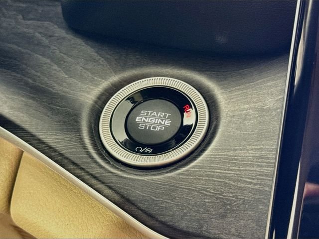Used 2021 Gray Jeep Limited image 30