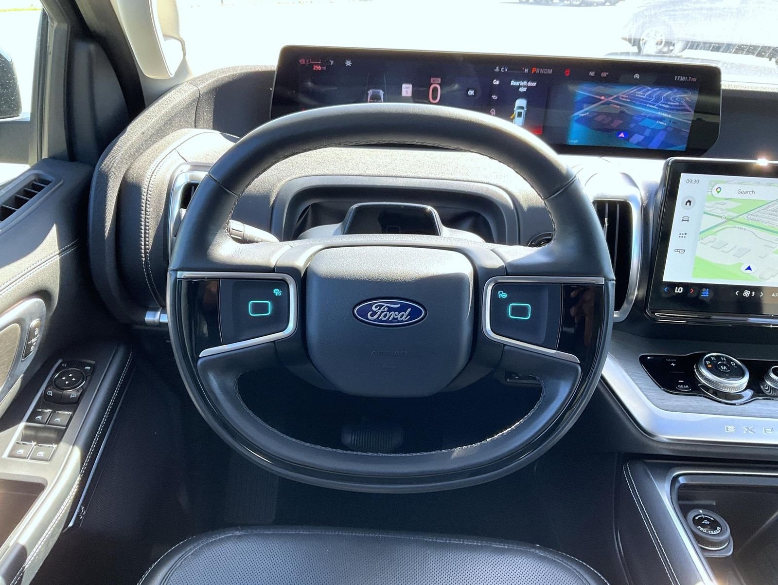 Used 2025 Black Ford Platinum image 13