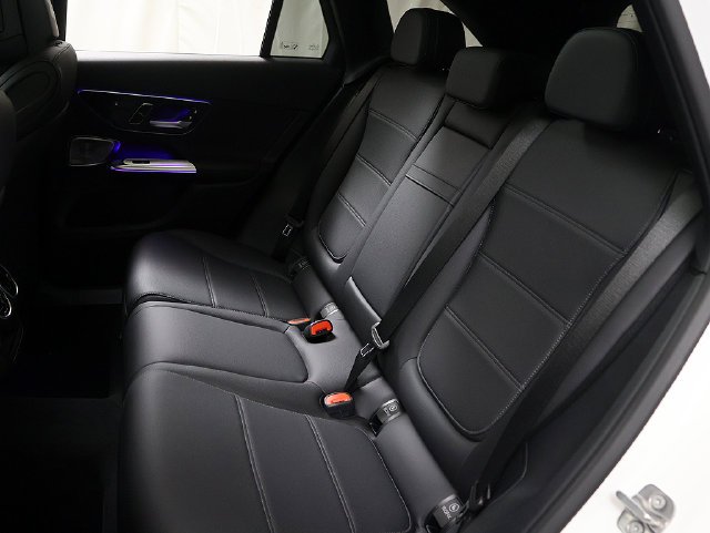 New 2027 Polar White Mercedes-Benz GLC 300 image 12
