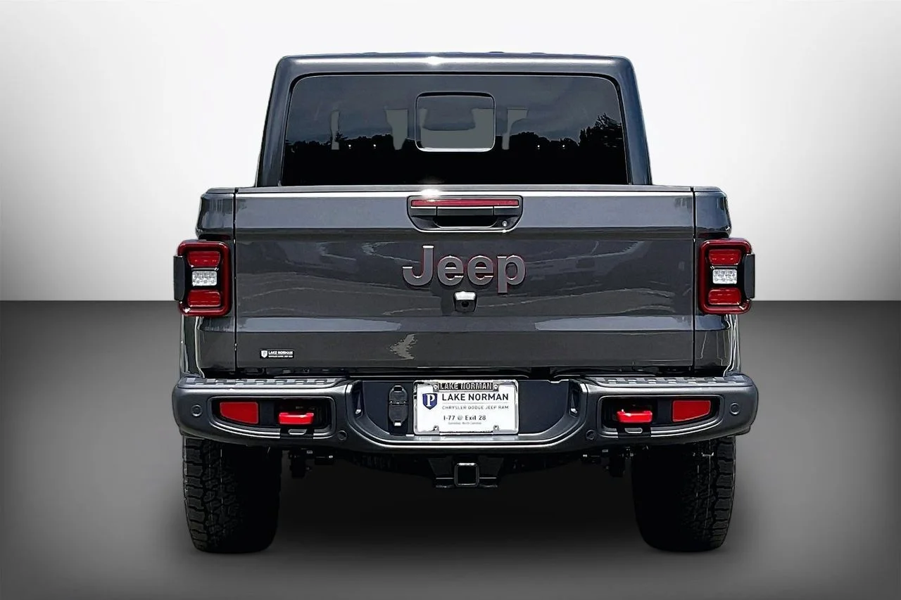 New 2026 Granite Crystal Metallic Clearcoat Jeep Rubicon X image 7