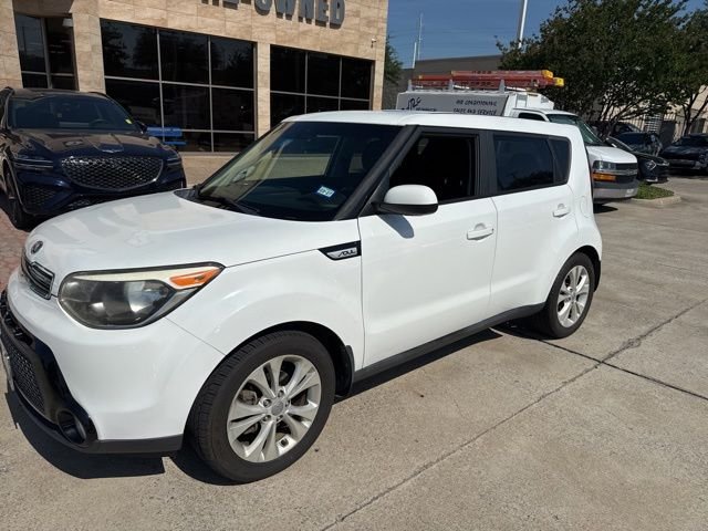 Used 2016 White Kia Plus image 2