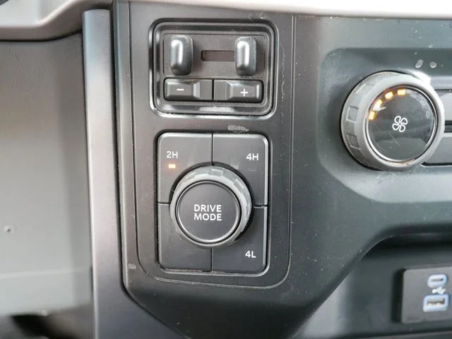 Used 2023 Oxford White Ford XLT image 31