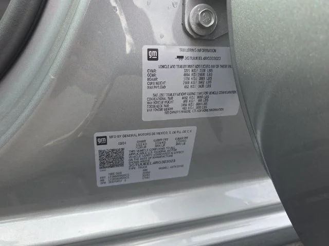 Used 2024 Silver GMC AT4 image 37