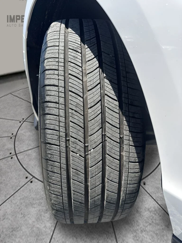 Used 2025 White Honda LX image 31