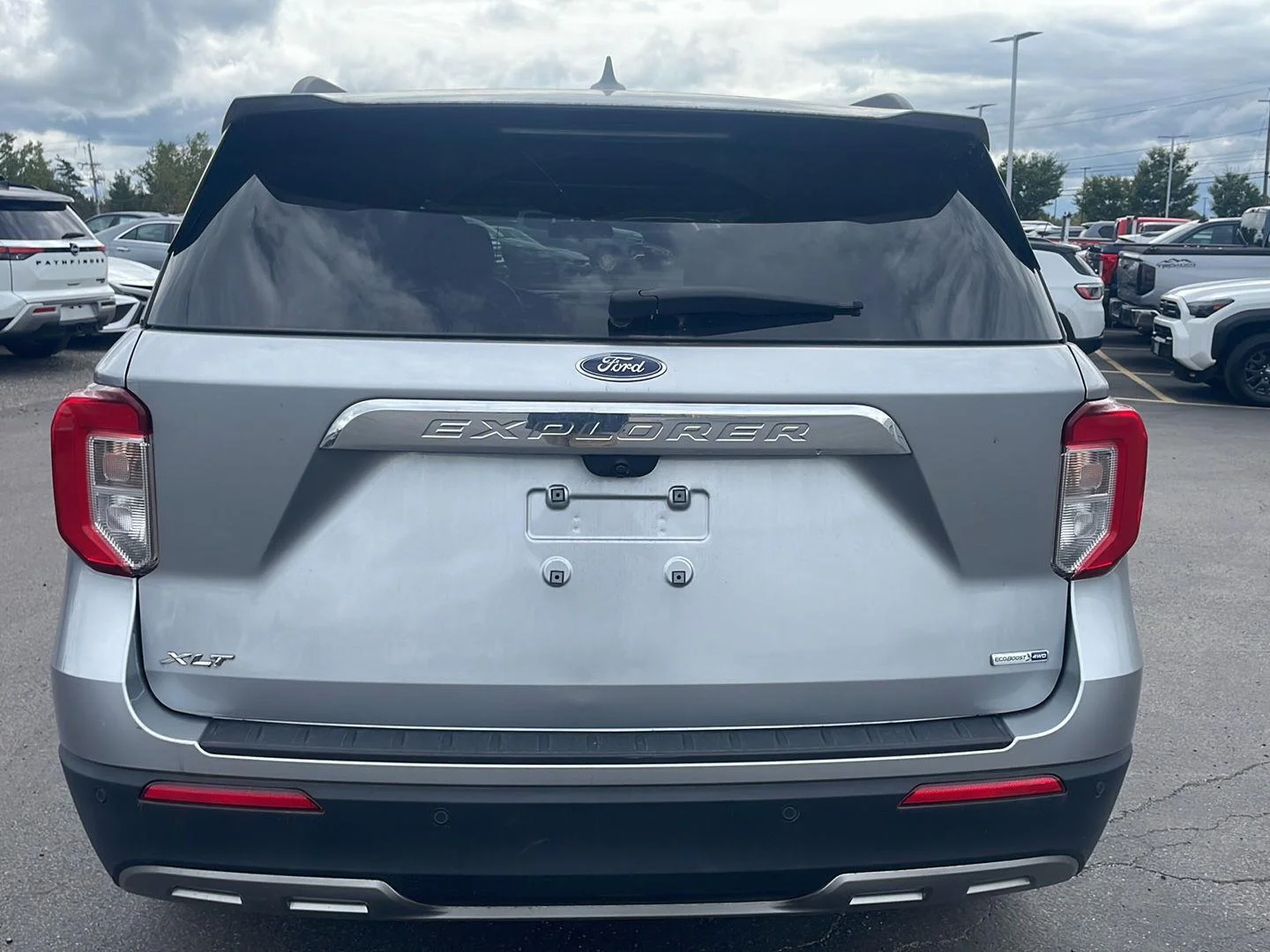 Used 2020 Iconic Silver Ford XLT image 11