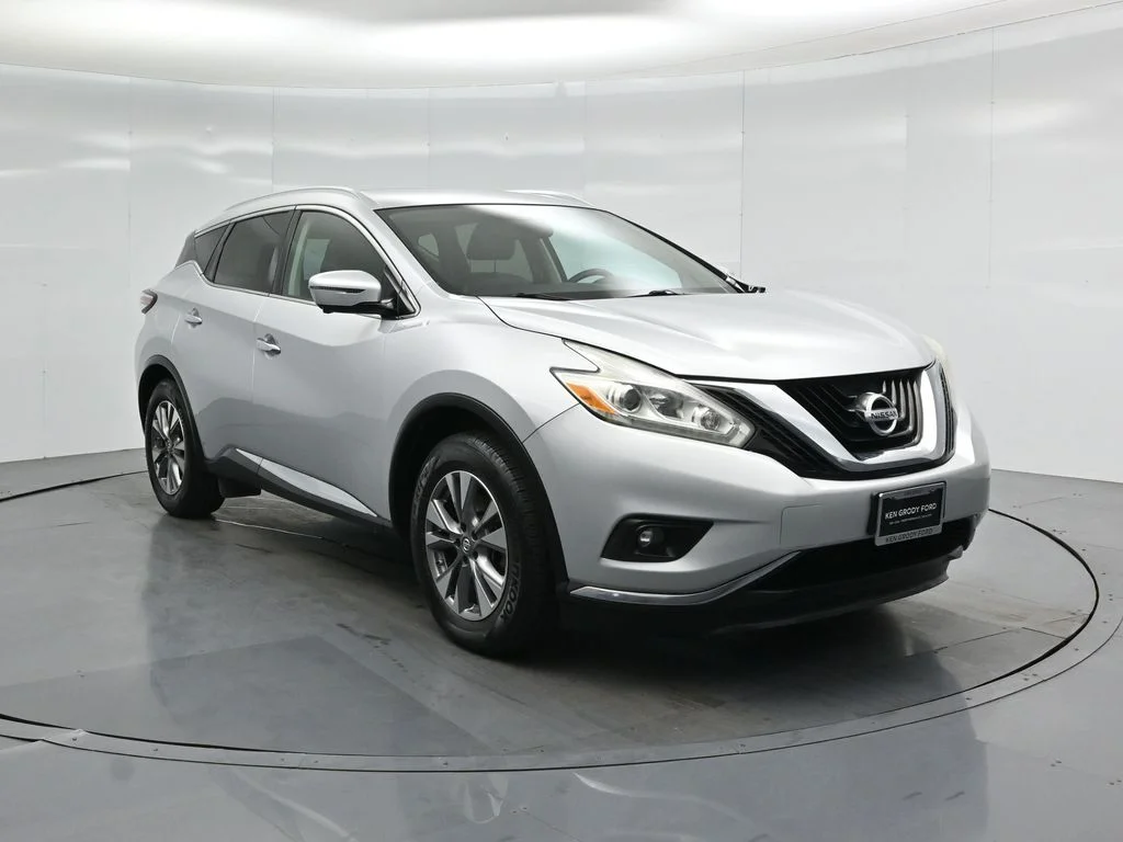 Used 2016 Silver Nissan SL image 52