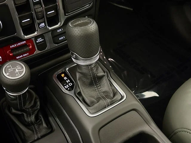 Used 2025 Black Jeep Mojave image 17