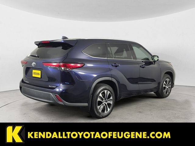 Used 2022  Toyota XLE image 5