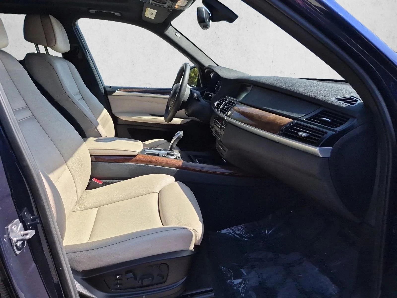Used 2012 Black BMW 35i Sport Activity image 21