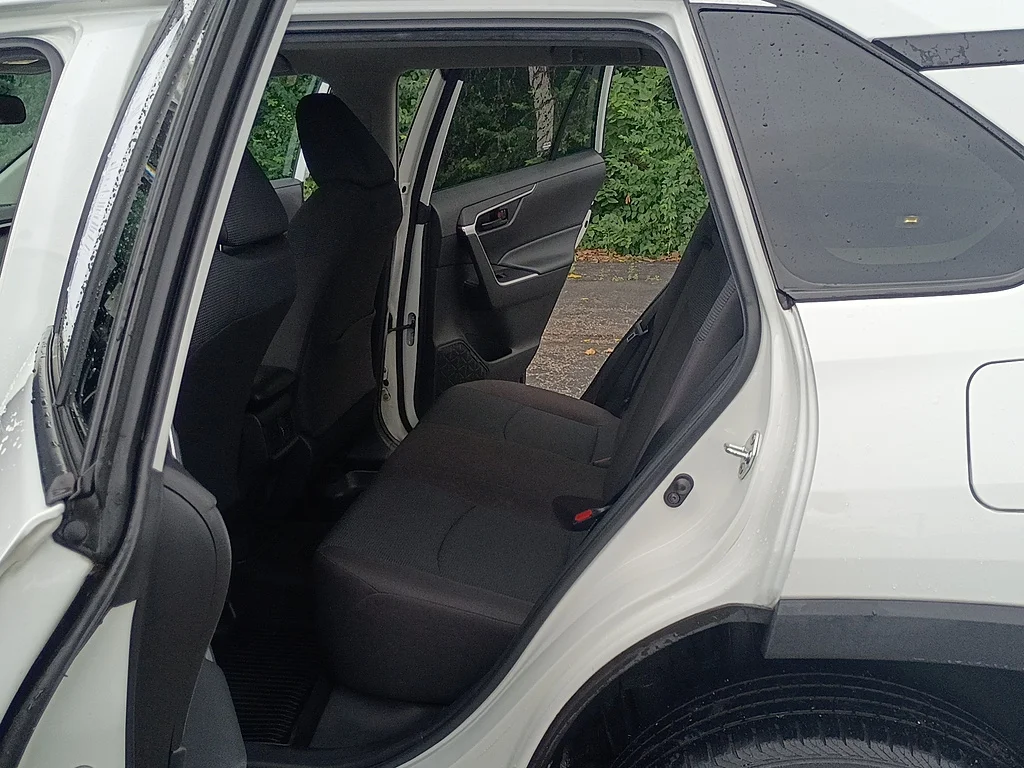 Used 2022 White Toyota LE image 13