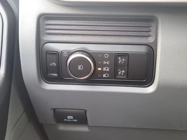 New 2026 Oxford White Ford XL image 24