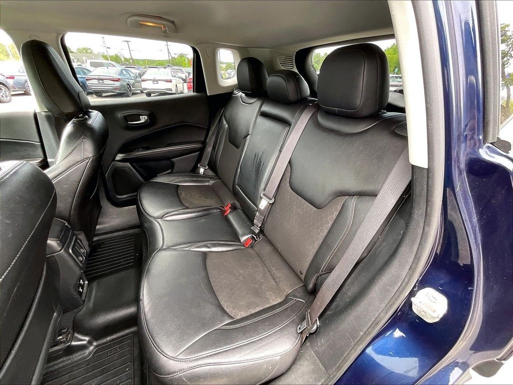Used 2021 Jazz Blue Pearlcoat Jeep Latitude image 14