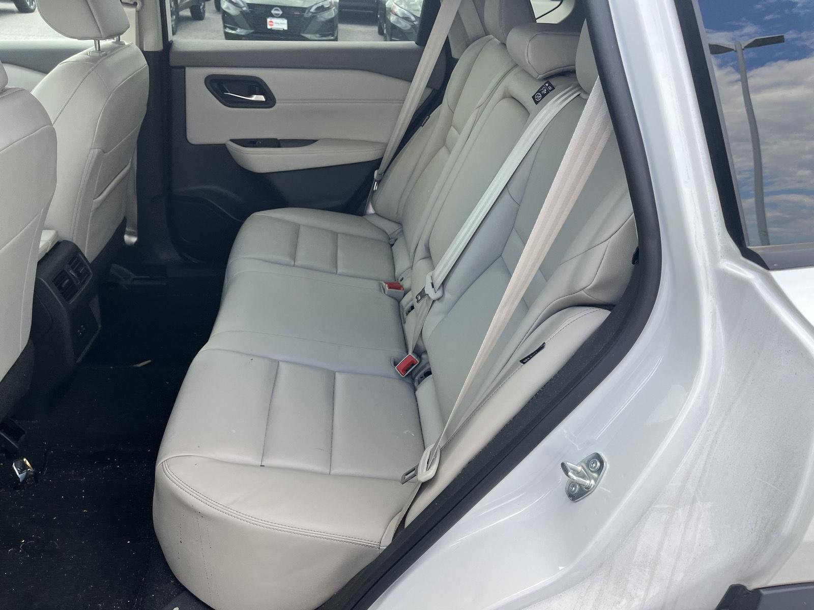 Used 2023 Pearl White Tricoat Nissan SL image 13