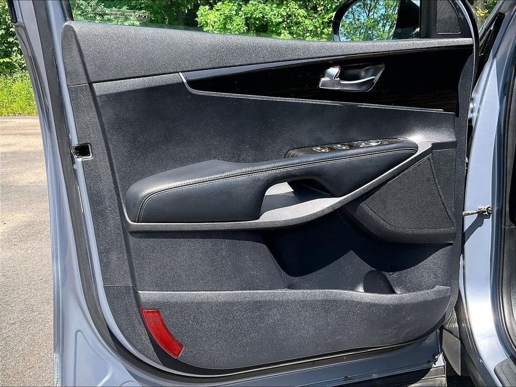 Used 2020 Silver Kia LX image 9