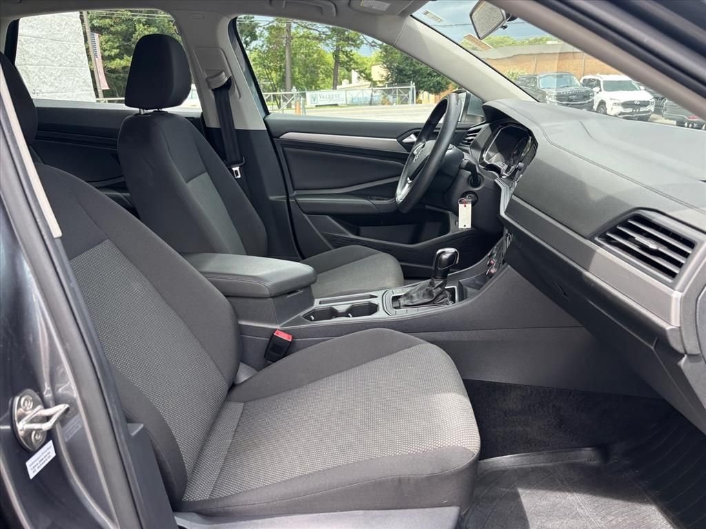 Used 2019 Platinum Gray Metallic Volkswagen 1.4T S image 12