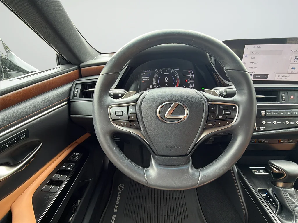 Used 2024 White Lexus 350 image 37