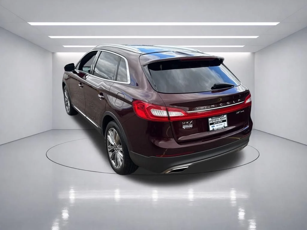 Used 2018 Burgundy Velvet Metallic Tinted Clearcoat Lincoln Reserve image 5