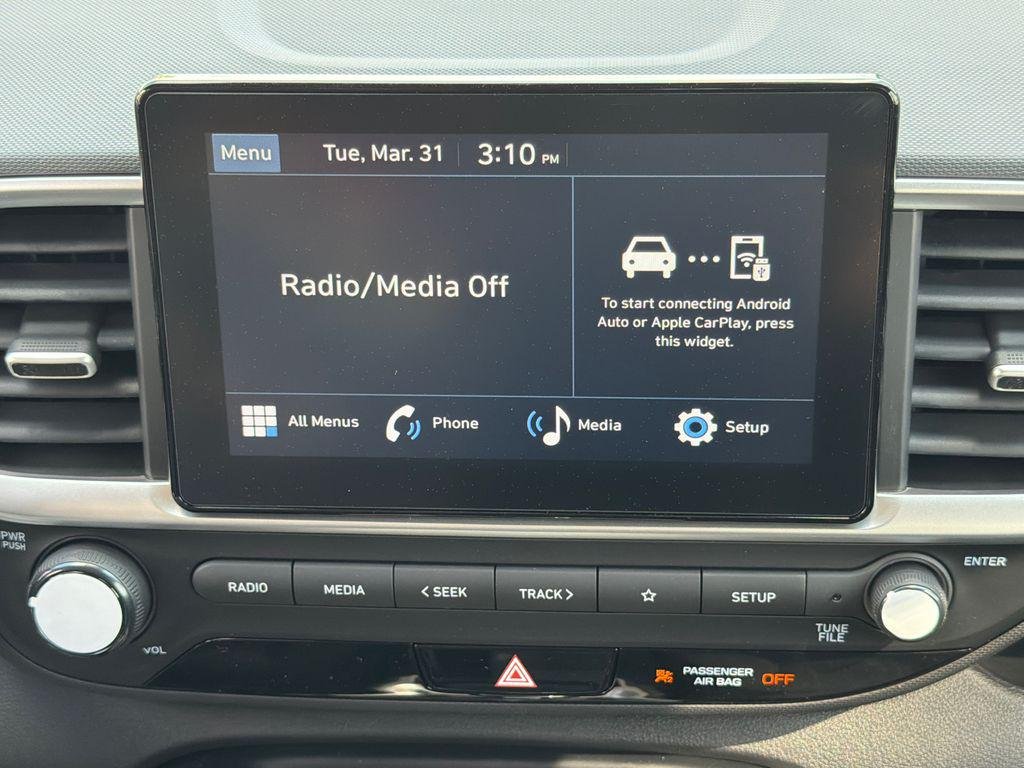 New 2026 White Hyundai SE image 28