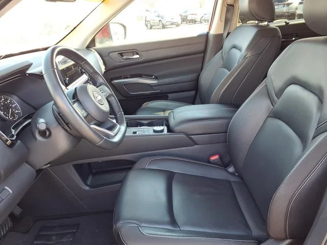 2024 Nissan Pathfinder SL - Photo 14