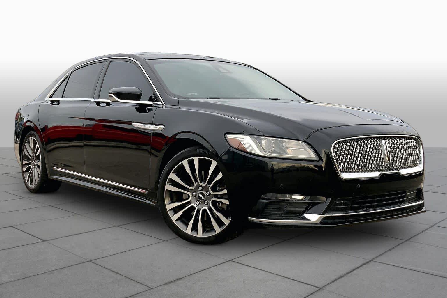 Used 2018 Black Velvet Lincoln Reserve image 3