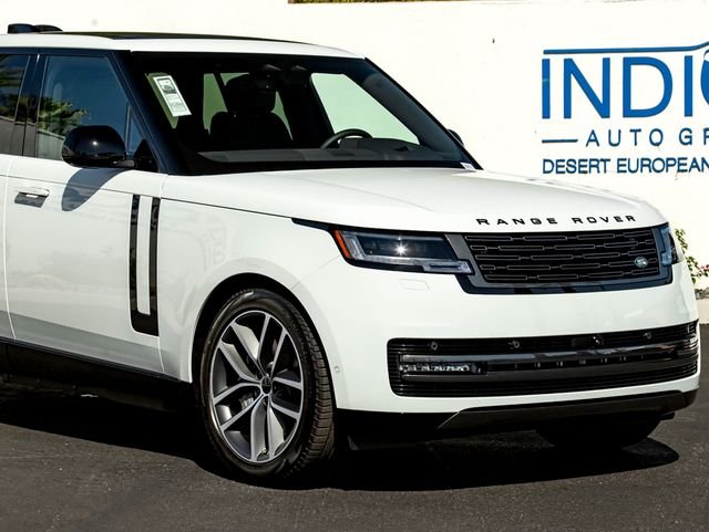 New 2026 Fuji White Land Rover SE image 5