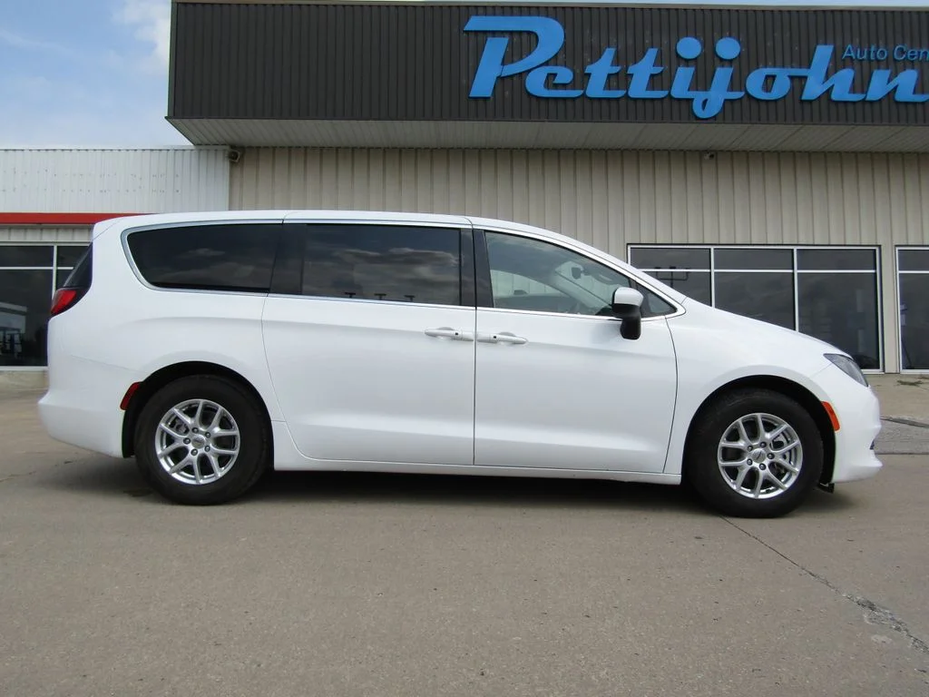 Used 2023 White Chrysler LX image 2