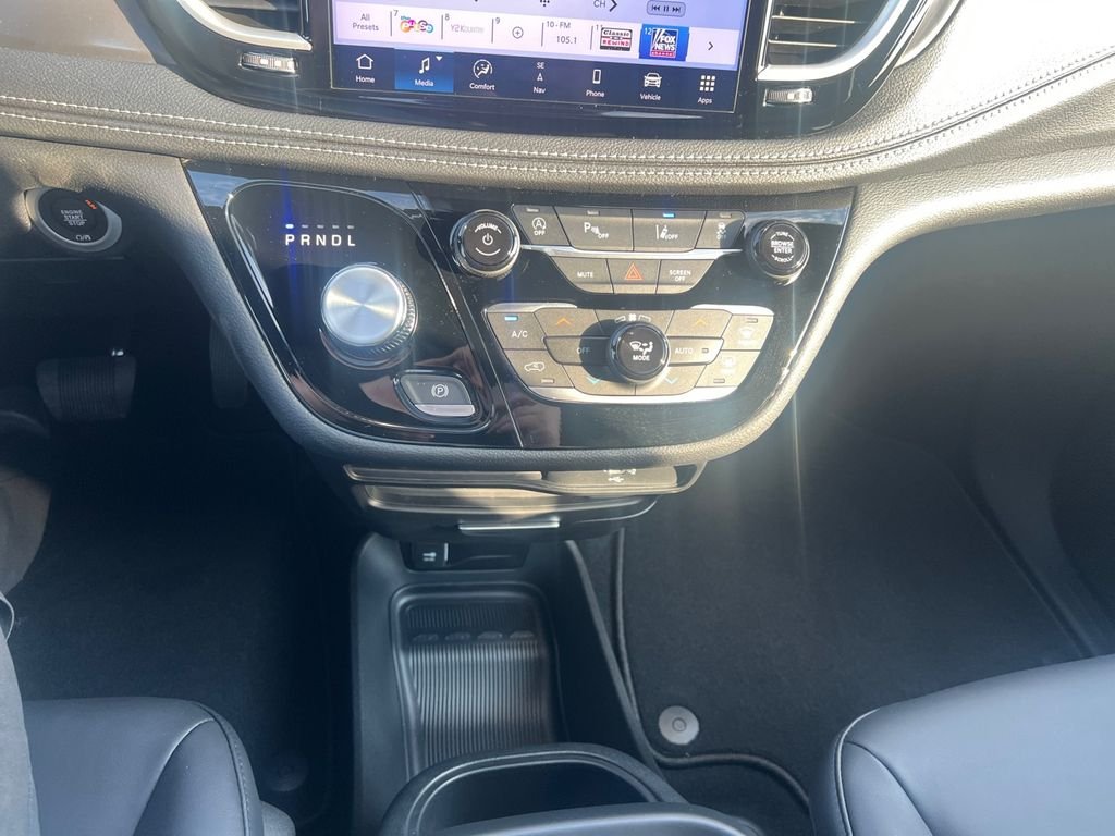 2026 Chrysler Pacifica Select - Photo 16