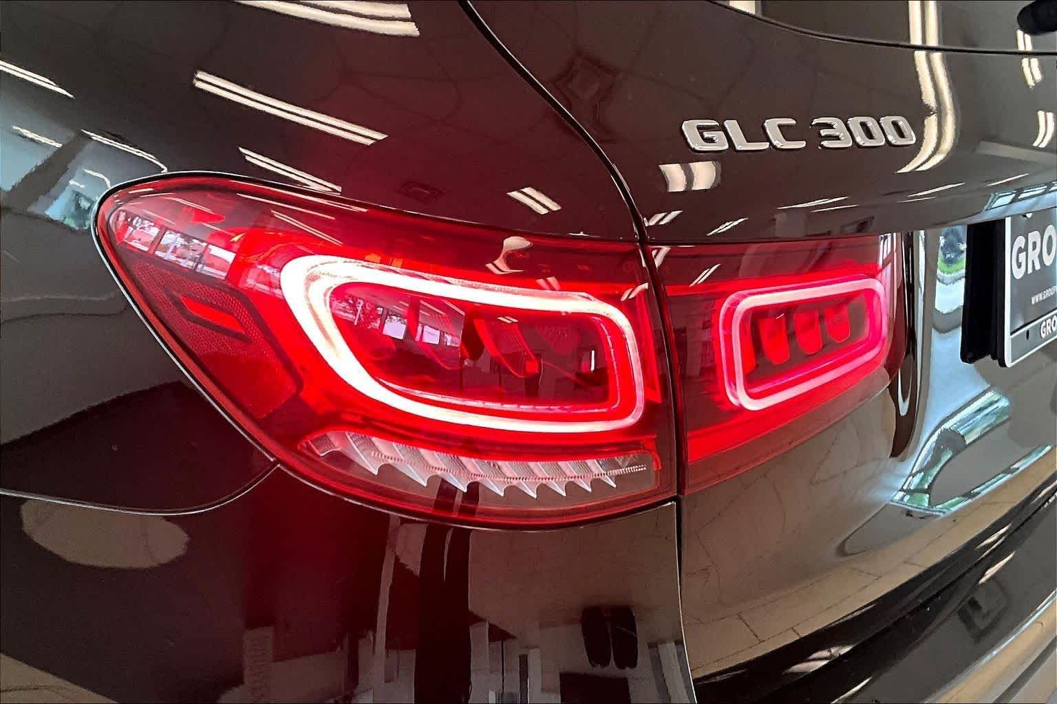 Used 2020 Black Mercedes-Benz GLC 300 image 26