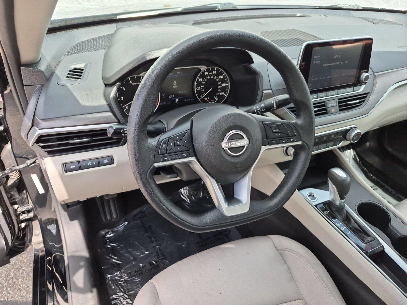 Used 2025 Super Black Nissan SV image 18