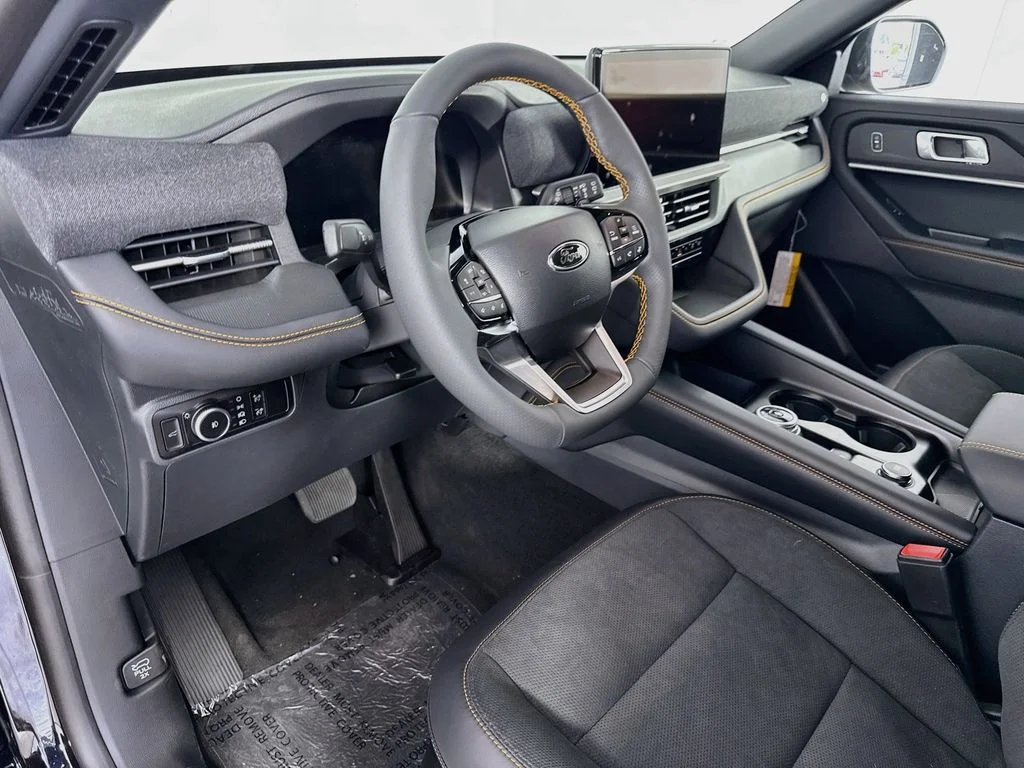 New 2026 Agate Black Metallic Ford Tremor® image 9