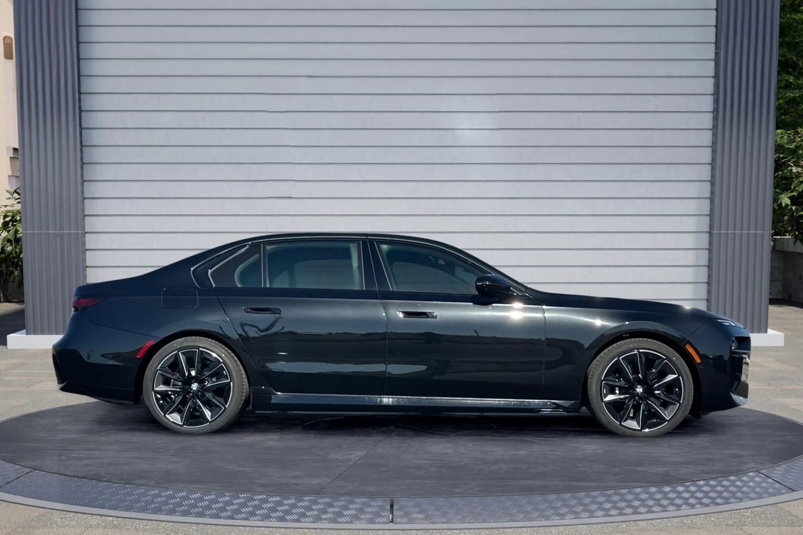 New 2026 Black Sapphire Metallic BMW xDrive60 image 3