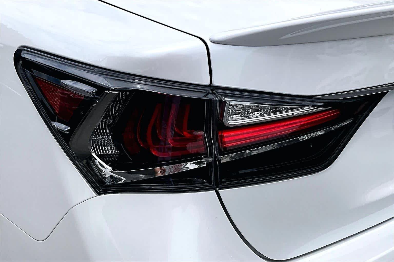 Used 2019 Eminent White Pearl Lexus  image 29