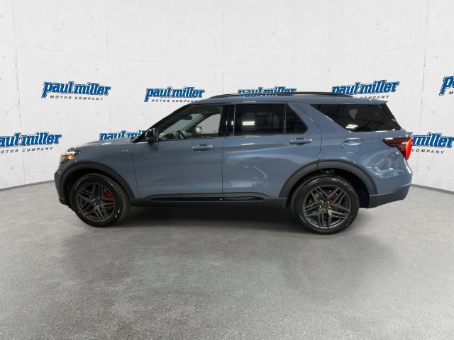 New 2027 Vapor Blue Metallic Ford ST-Line image 7
