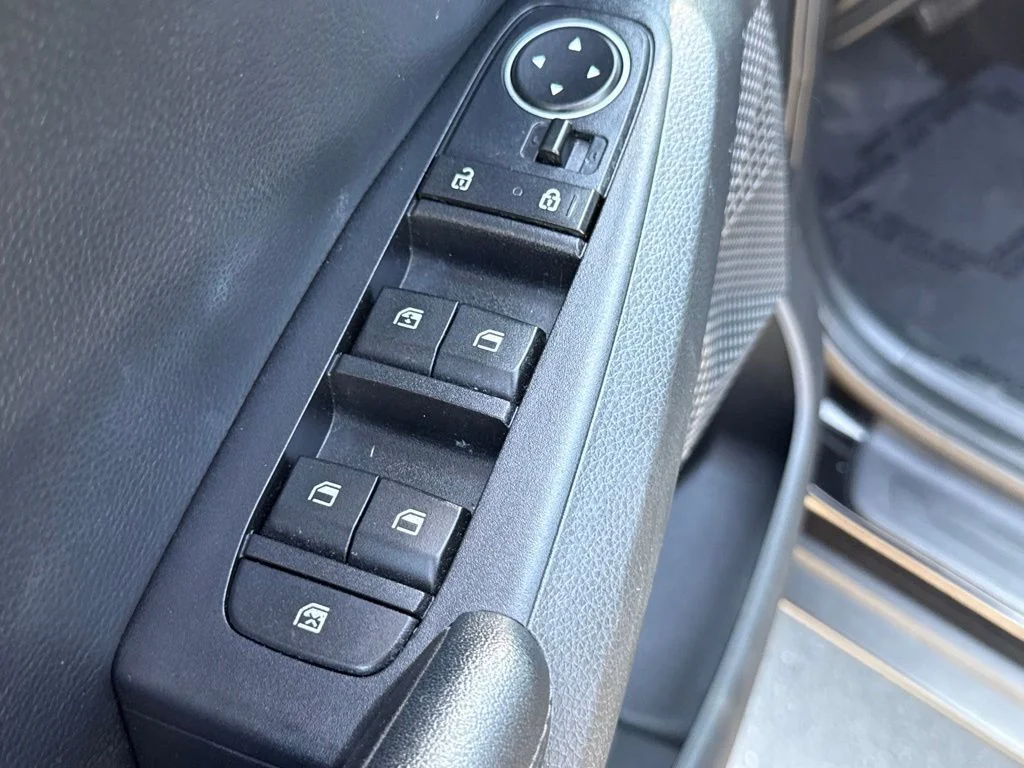 Used 2021 Black Kia EX image 18