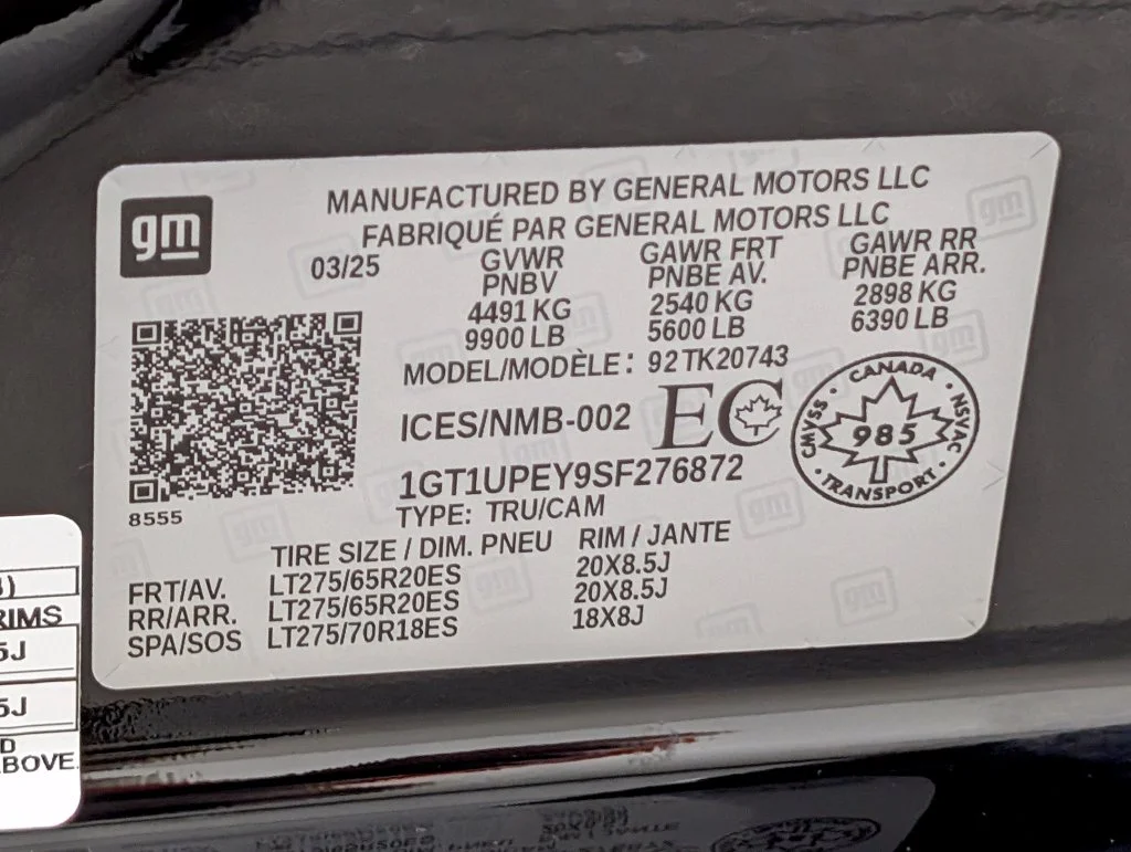 Certified Used 2025 Onyx Black GMC AT4 image 33