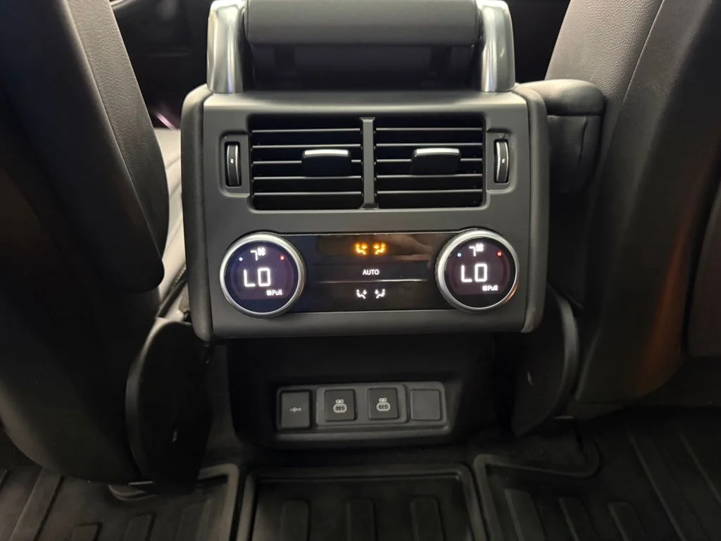 Used 2023  Land Rover S R-Dynamic image 31