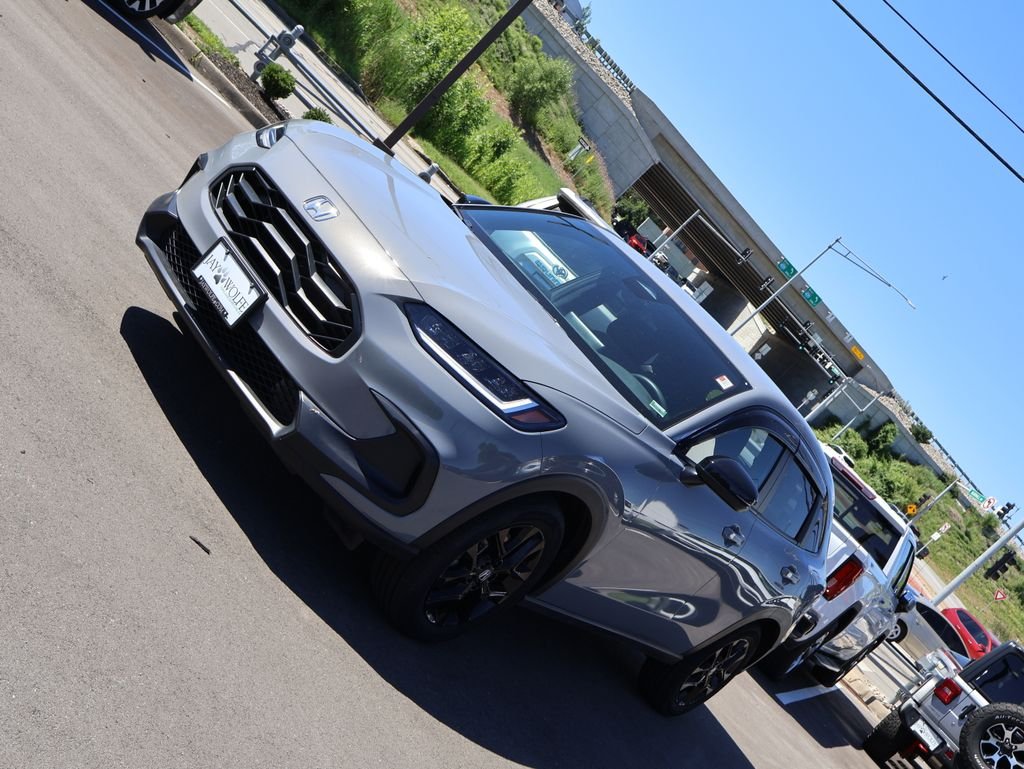 Used 2024  Honda Sport image 3