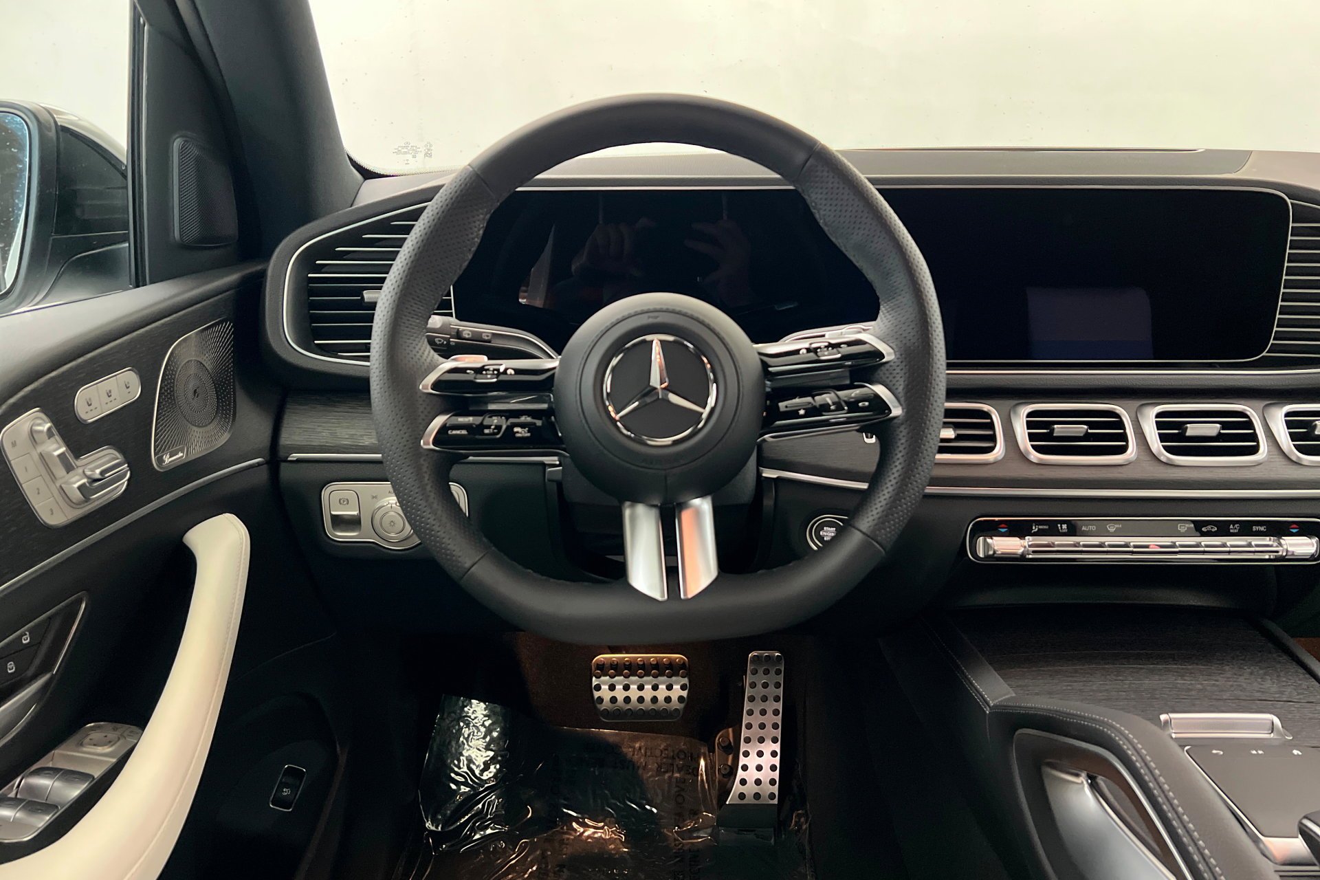 New 2026 Polar White Mercedes-Benz GLE 450 image 13