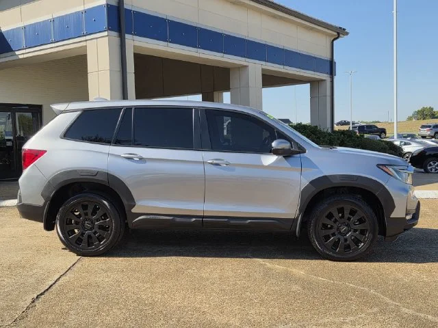 Used 2023  Honda EX-L image 3