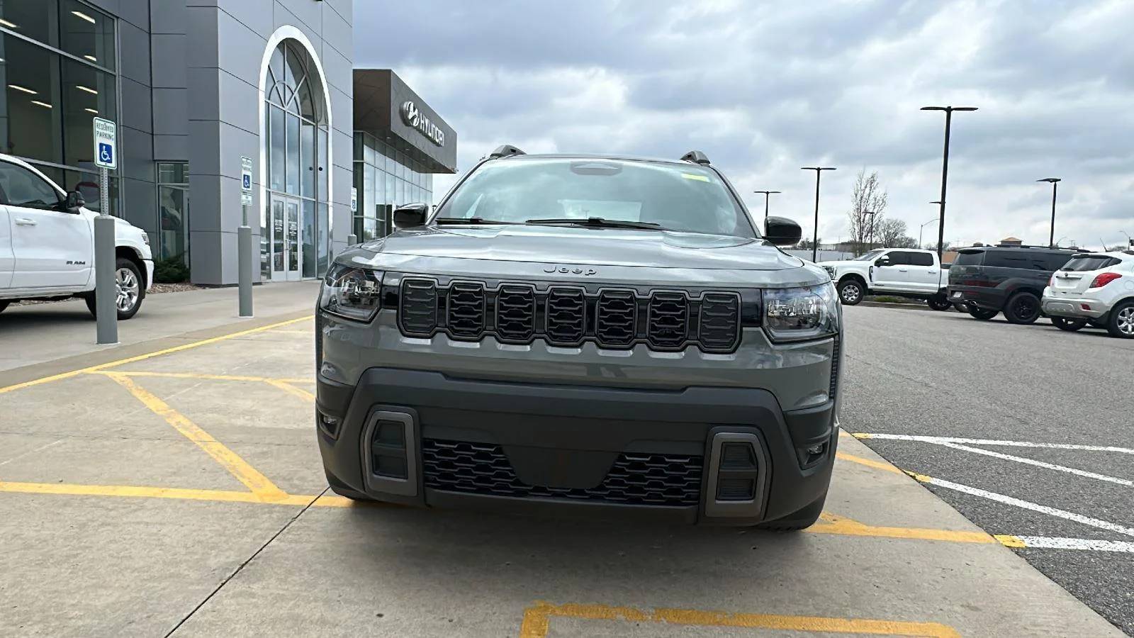 New 2026 Sting-Gray Clearcoat Jeep Laredo image 6