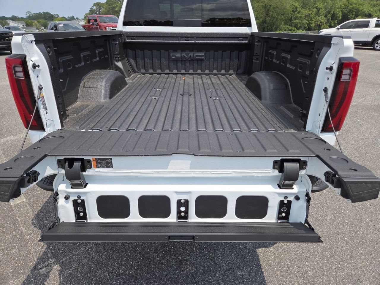 New 2026 Summit White GMC SLT image 22