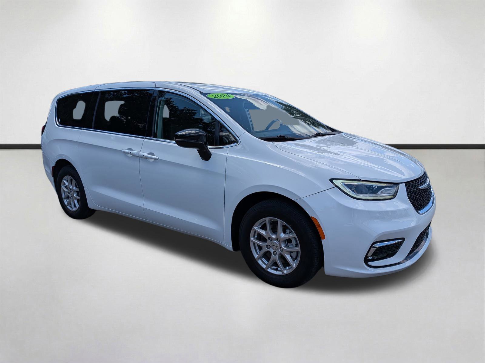 2024 Chrysler Pacifica Touring L's photo